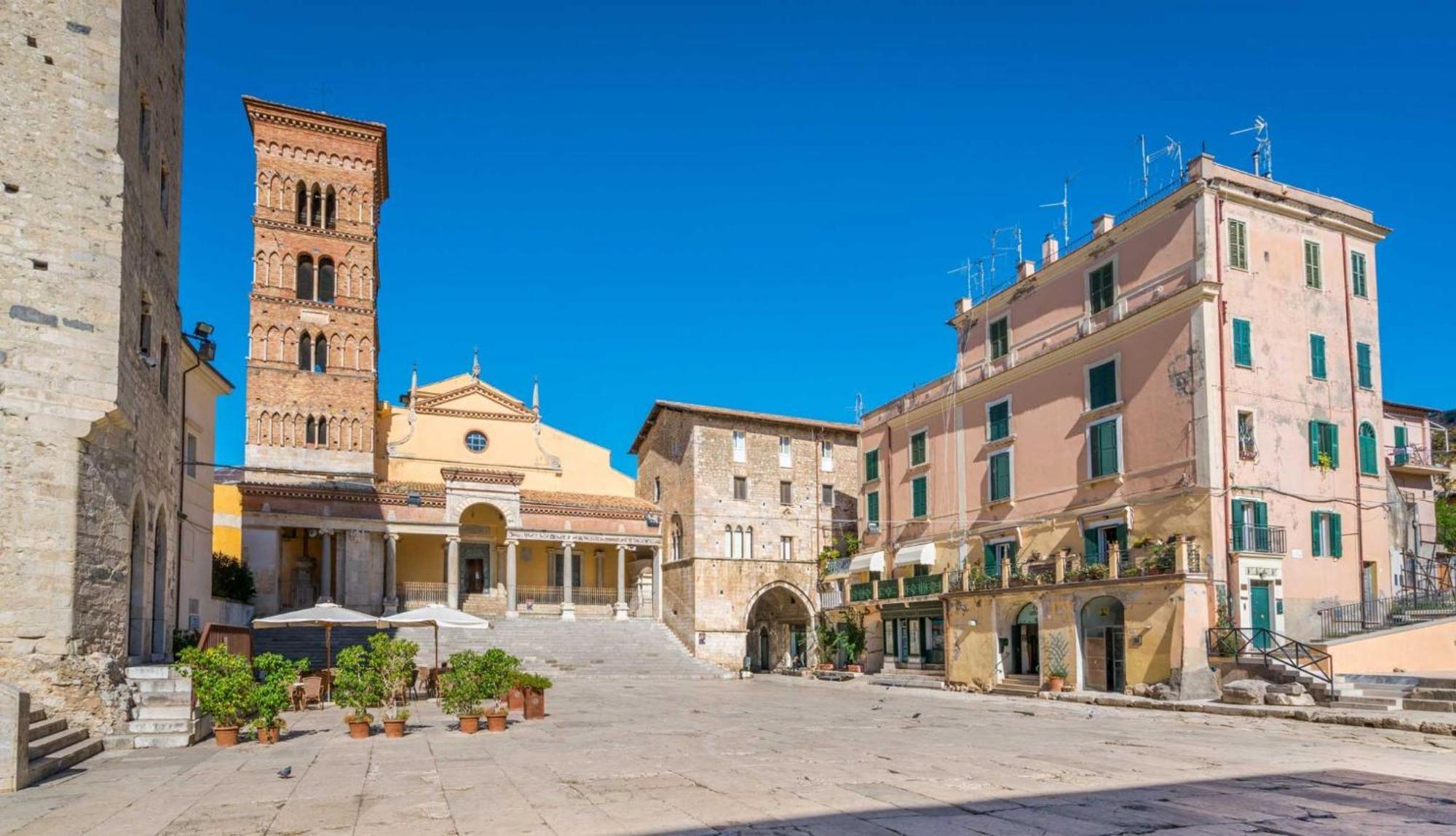 Casa Vitelli - Centro Storico A Due Passi Da Tutto Apartment Terracina Exterior photo